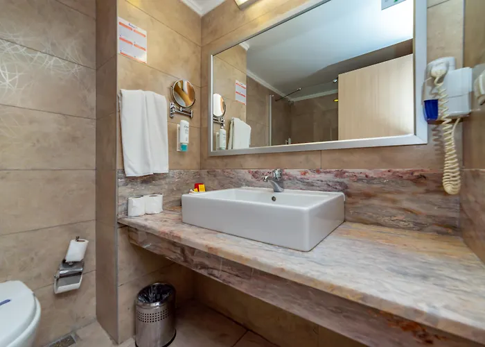 Calimera Hane Garden 5* Side